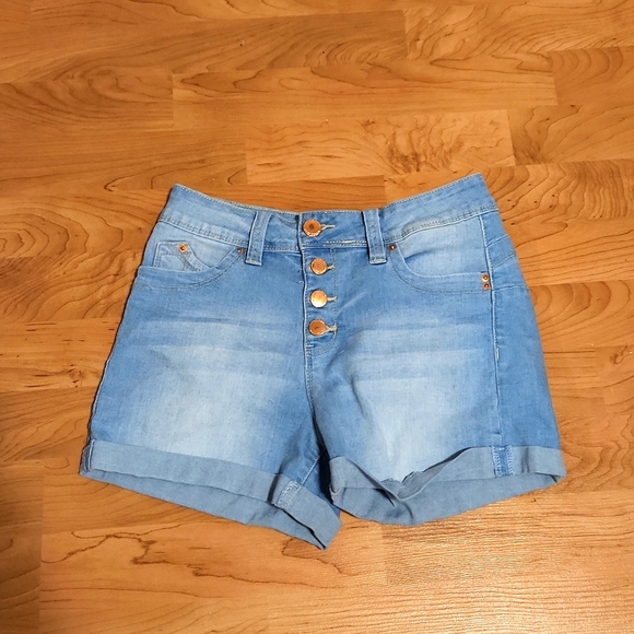 Jean Shorts - Picture 1 of 1